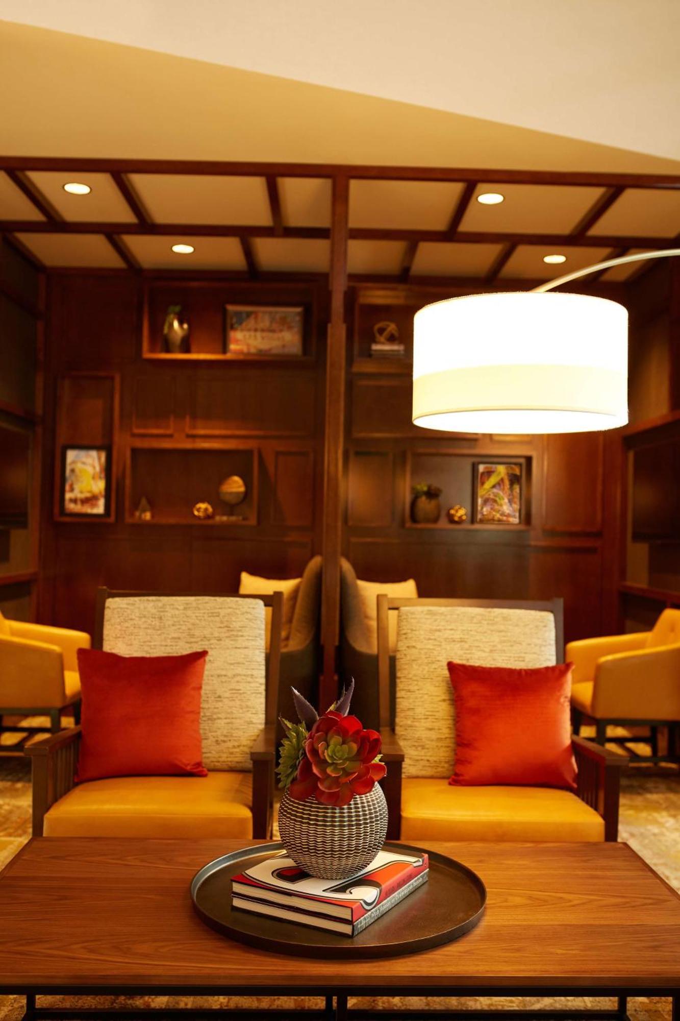 Hyatt Place Las Vegas At Silverton Village Екстер'єр фото