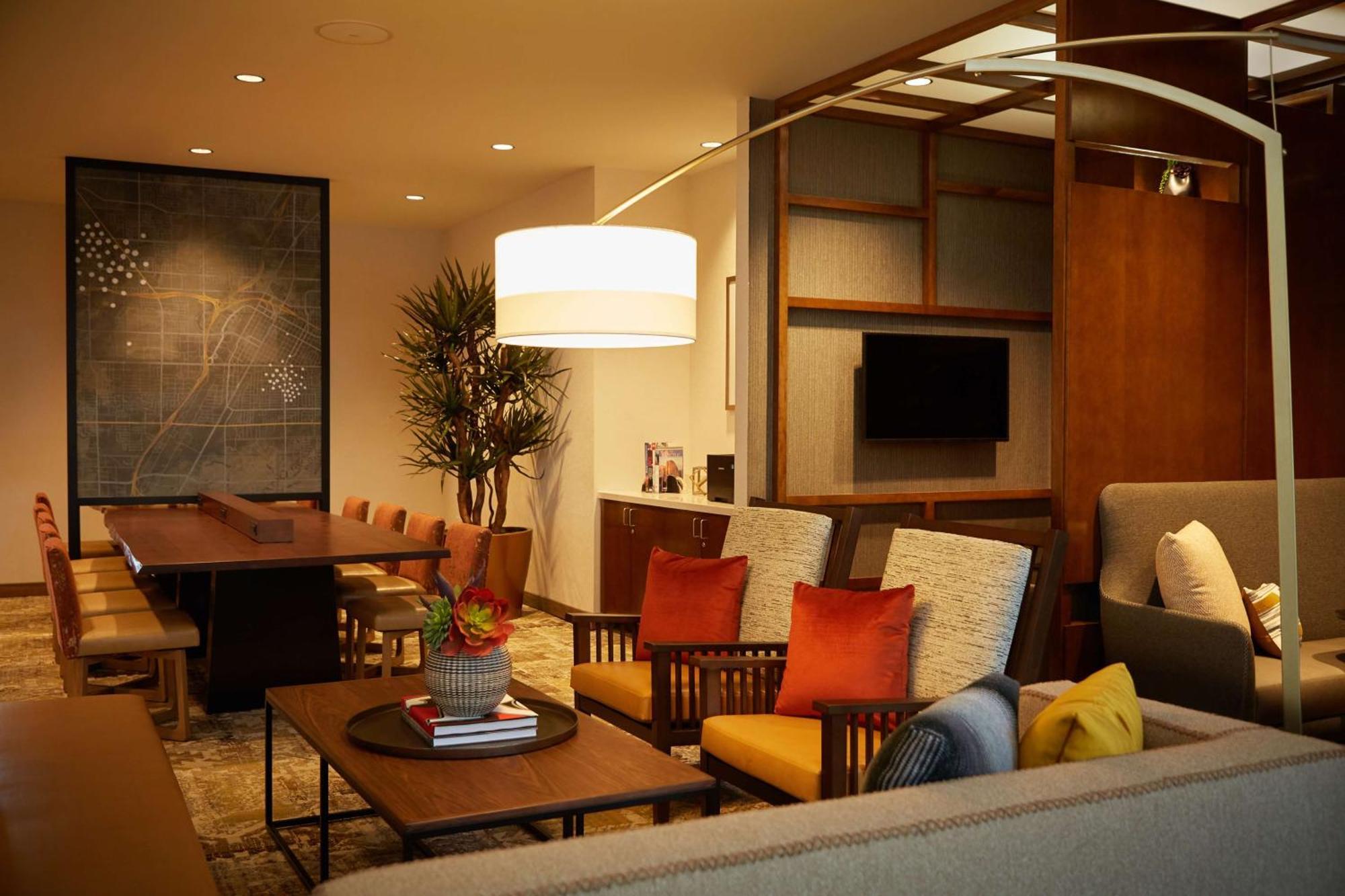 Hyatt Place Las Vegas At Silverton Village Екстер'єр фото